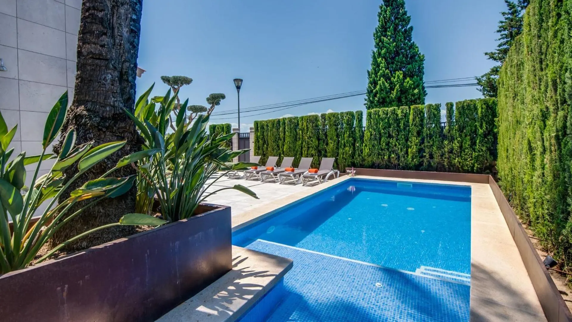 Beach Holiday Home With Private Pool Alcudia  Hiszpania