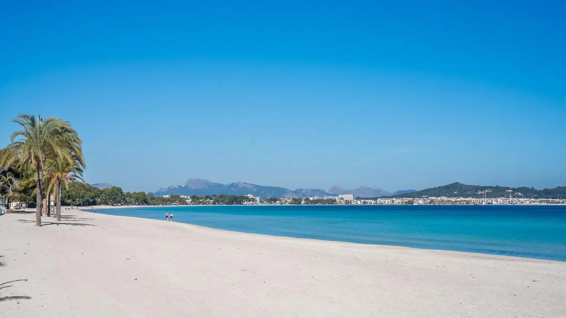 Beach Holiday Home With Private Pool Alcudia