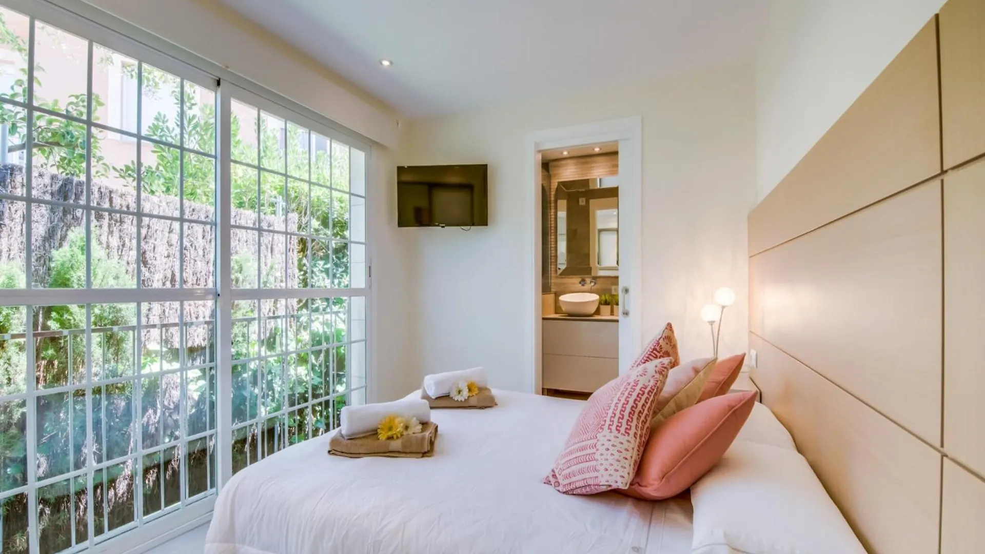Beach Holiday Home With Private Pool Alcudia