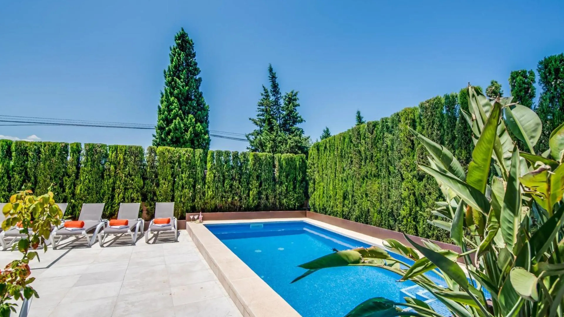 Beach Holiday Home With Private Pool Alcudia  Alcudia (Mallorca)